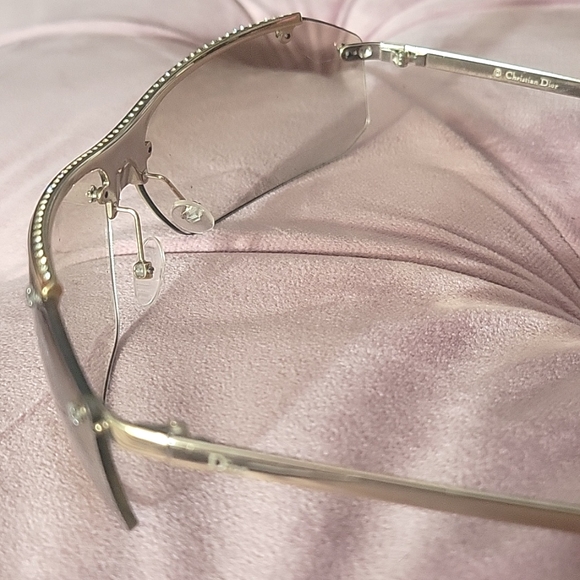 21. Dior sunglasses - Picture 4 of 7
